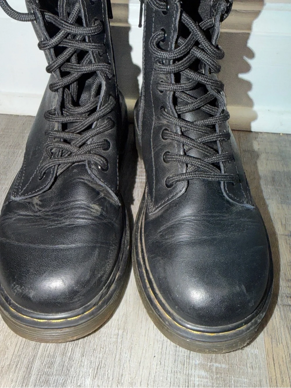 Dr. Martens Black Leather Kids Lace-Up Ankle Boots